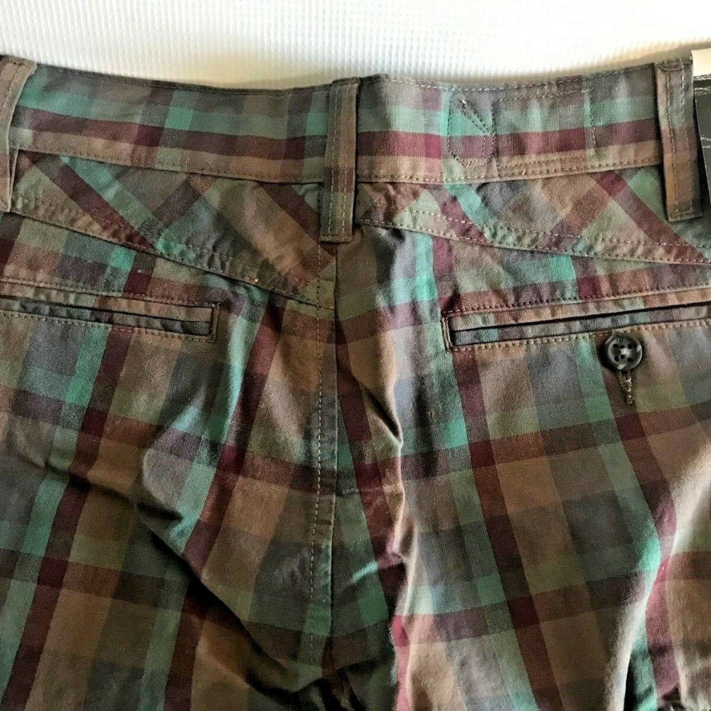 Vintage NWT Volcom Cargo Plaid shorts Youth - Picture 8 of 8